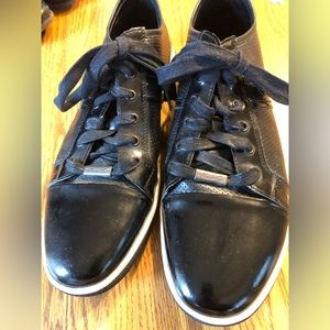 Kenneth Cole men’s size 10 M black Down N Up sneakers